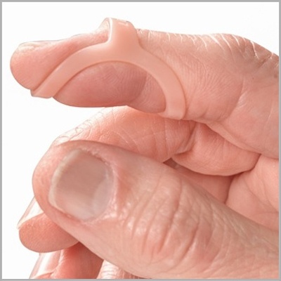 Oval-8 Finger Splint, shown to treat mallet finger